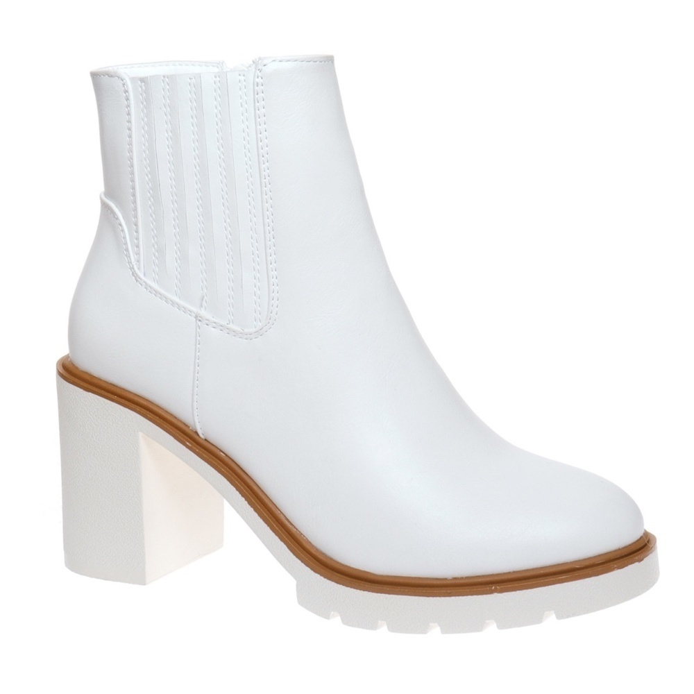 Clearance White Chelsea Platform Lug Sole Booties size 8.5 - Picture 2 of 4